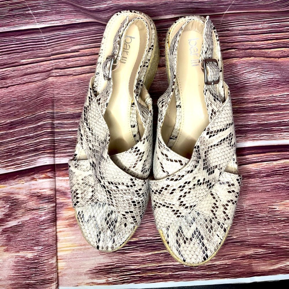 Bar III Snakeskin Women’s Wedge Shoe. Size 10